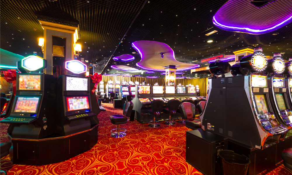 Does online lottery group size affect prize distribution?